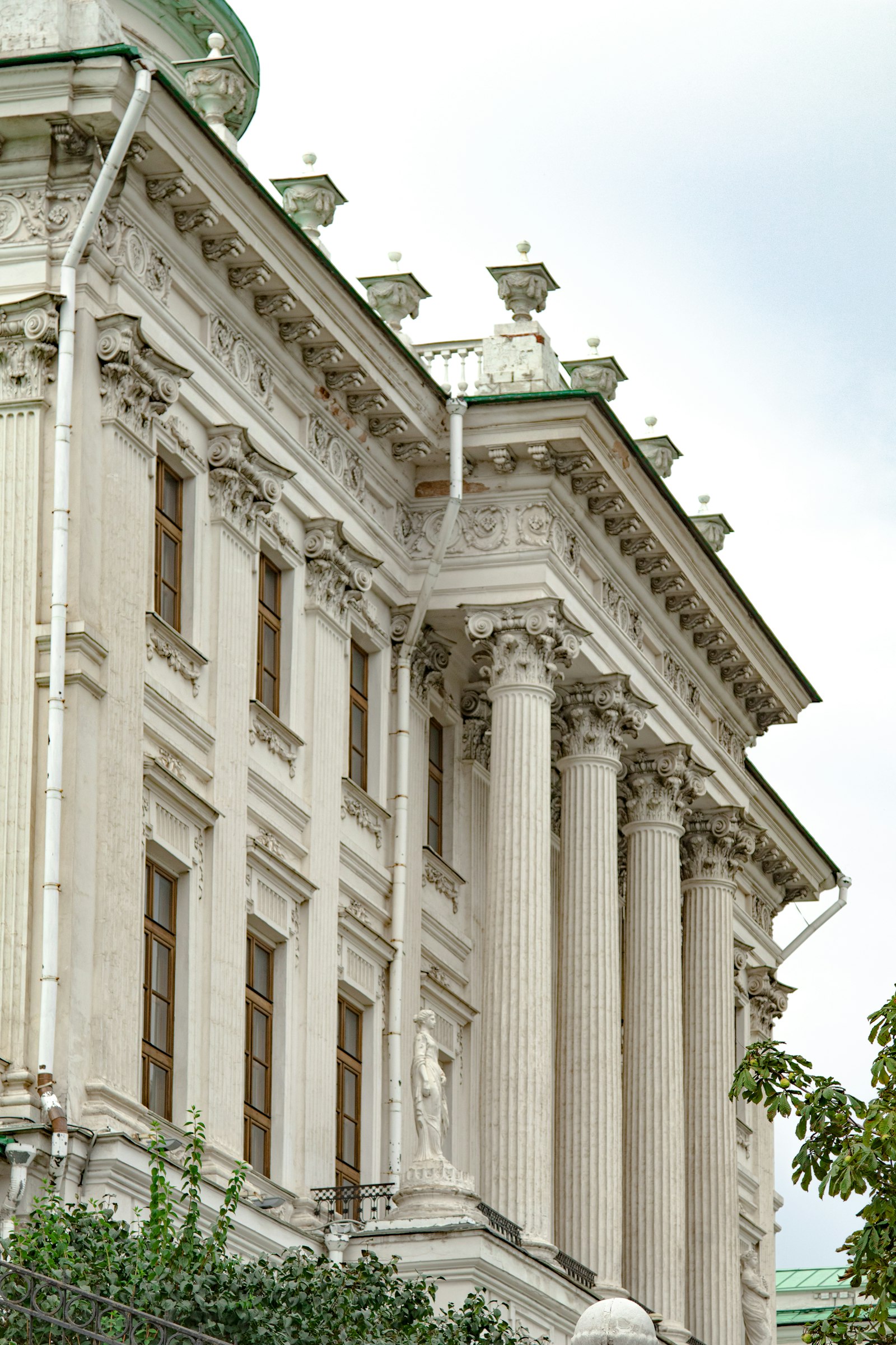 Classical government building with columns and a dome